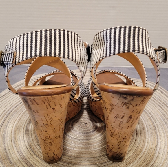 💚EUC~ CHINESE LAUNDRY WEDGE HEELS - Picture 5 of 5